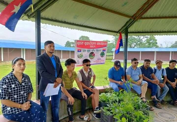 युवासंघ  अर्जुनधाराको एक युवा, पाँच विरुवा’ अभियान शुरु