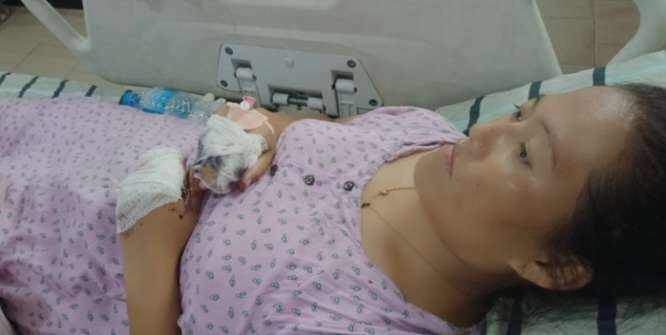 मोरङमा श्रीमानको खुकुरी प्रहारबाट श्रीमती घाइते।