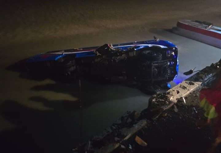 सप्तकोशी नदीमा बस खस्यो, सबै यात्रुको सकुश उद्धार