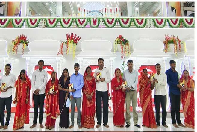 १७ मिनेटमा दश नवजोडीको सामूहिक विवाह